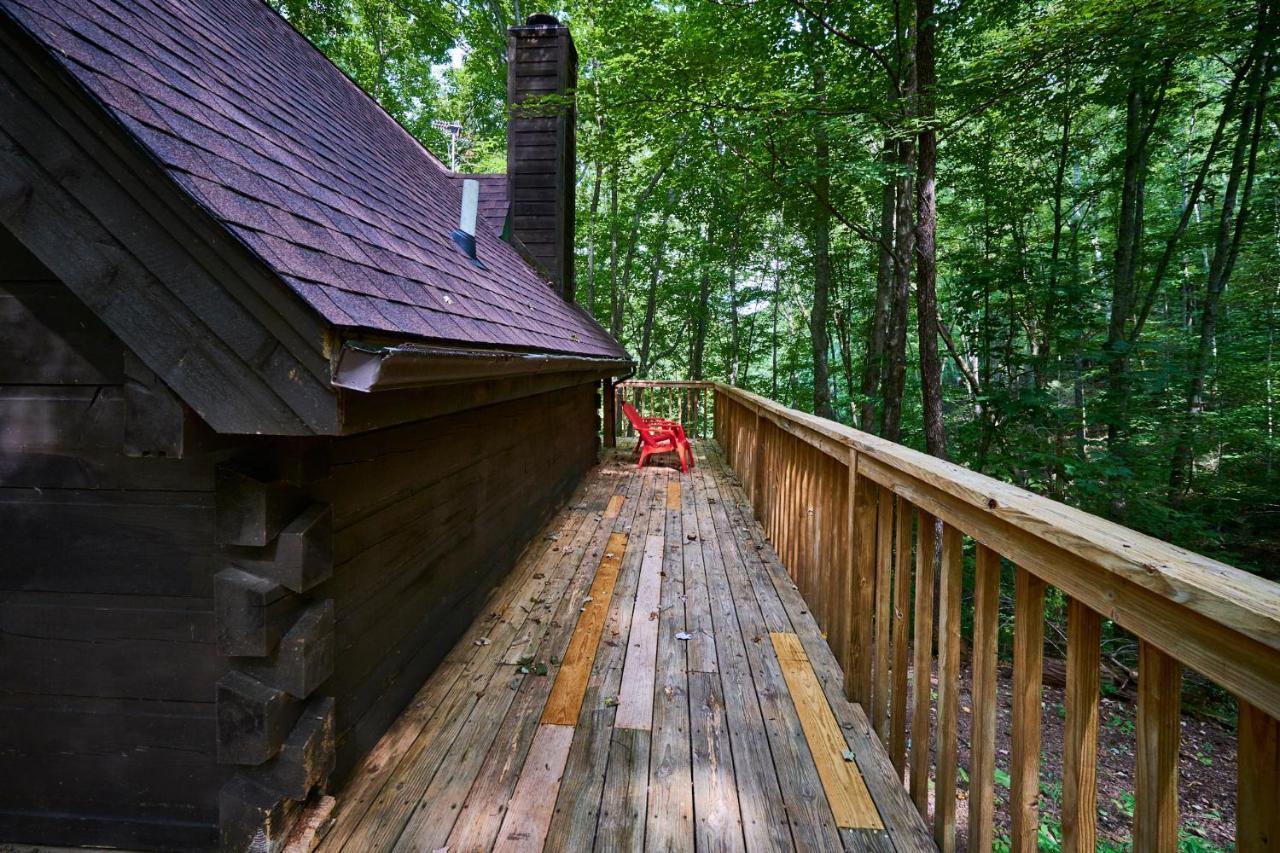 Wild Columbine - Gatlinburg Area Hottub Romantic Cabin Villa Sevierville Exterior photo