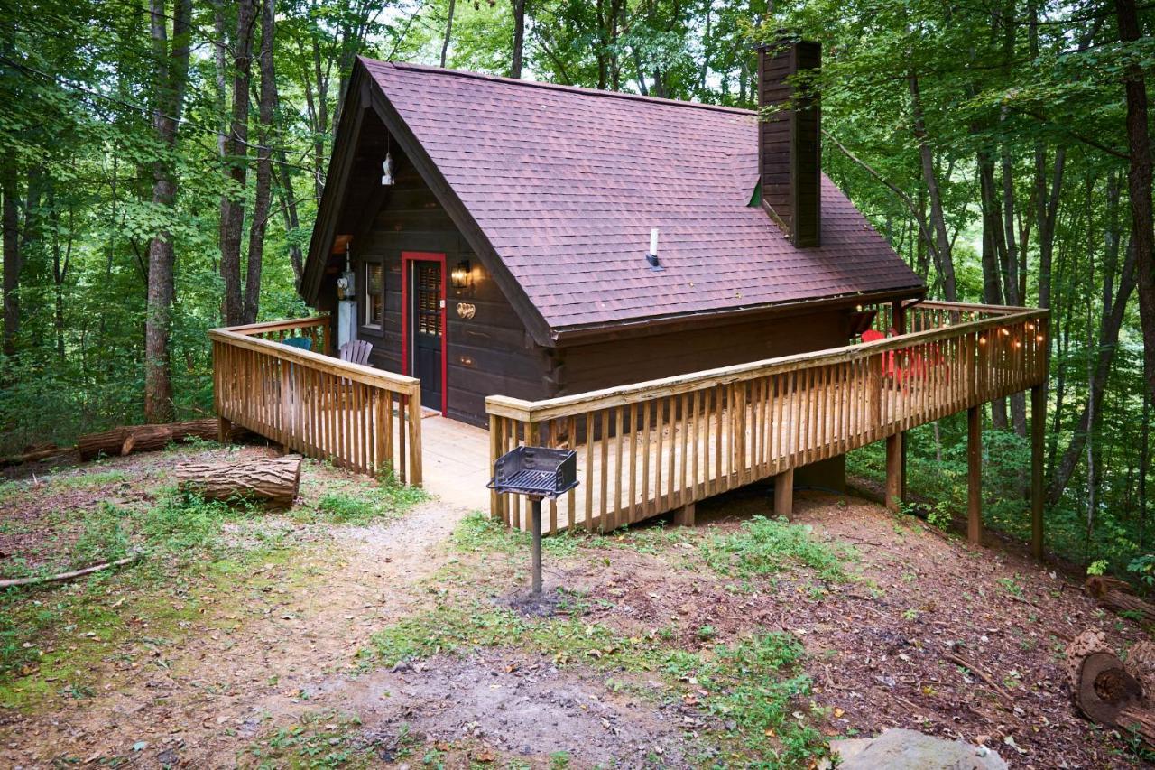 Wild Columbine - Gatlinburg Area Hottub Romantic Cabin Villa Sevierville Exterior photo