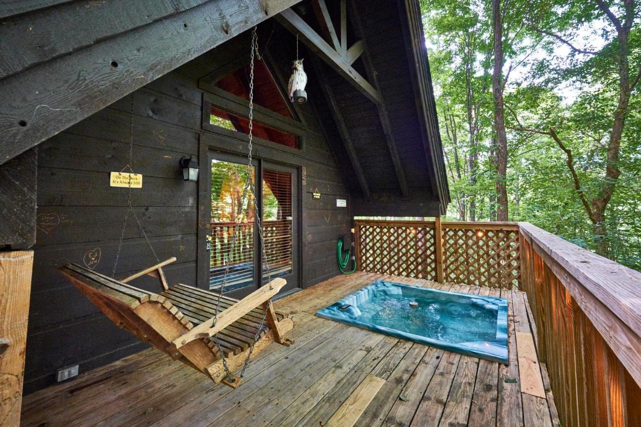 Wild Columbine - Gatlinburg Area Hottub Romantic Cabin Villa Sevierville Exterior photo